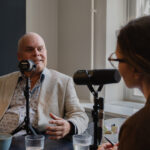 Ken Bonefeld Nielsen i samtale med Helle Bro i podcaststudiet